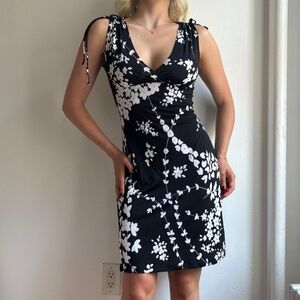 y2k black white floral v neck dress